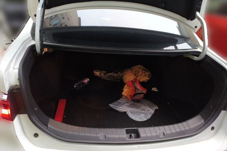 Used BYD Qin New Energy 2019 High-Range Luxury Model Trunk