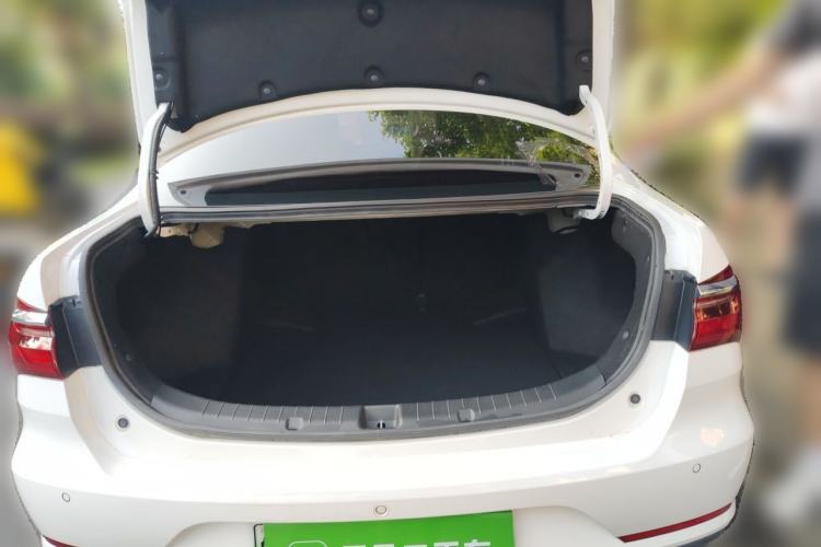 Used BYD Qin New Energy 2019 High-Range Luxury Model Trunk
