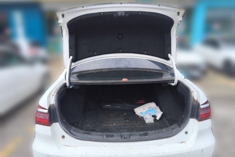 Used BYD Qin New Energy 2019 High-Range Luxury Model Trunk