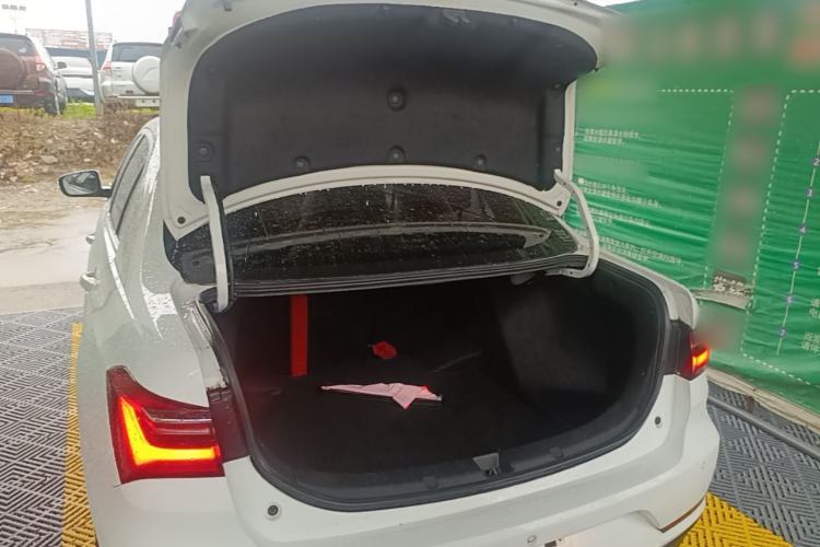 Used BYD Qin New Energy 2019 High-Range Deluxe Model Trunk
