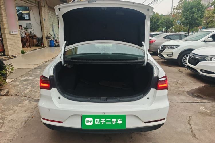 Used BYD Qin New Energy 2019 Standard Edition for Travel Trunk