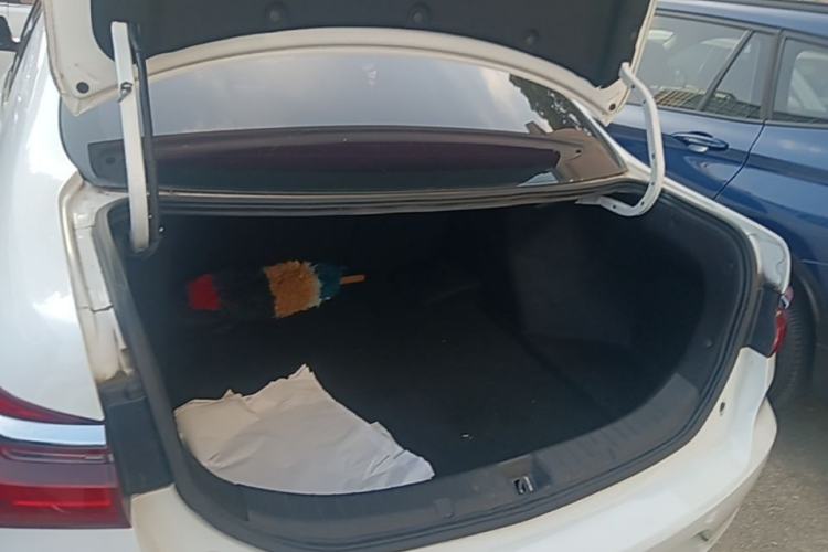 Used BYD Qin New Energy 2019 High-Range Luxury Model Trunk
