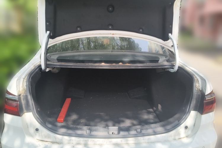 Used BYD Qin New Energy 2019 Standard Edition for Travel Trunk