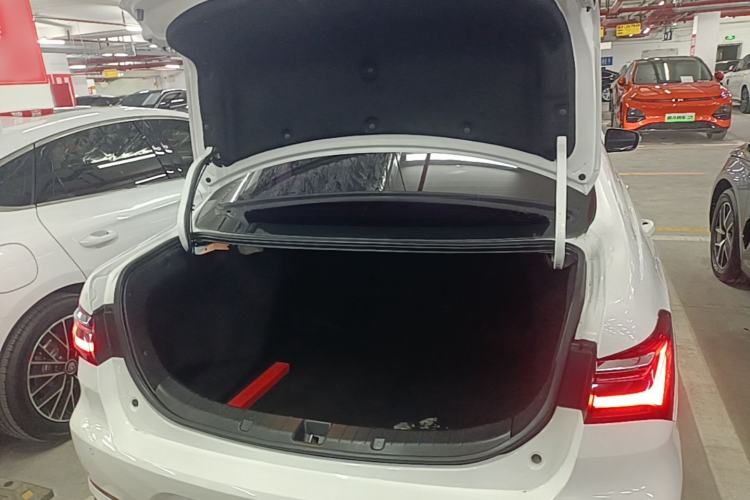 Used BYD Qin New Energy 2019 High-Range Luxury Model Trunk