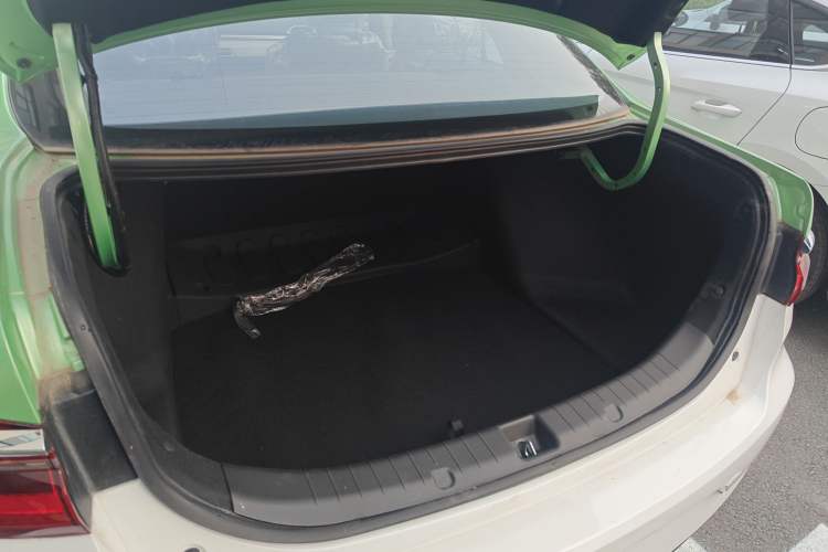 Used BYD Qin New Energy 2021 Standard Edition Trunk