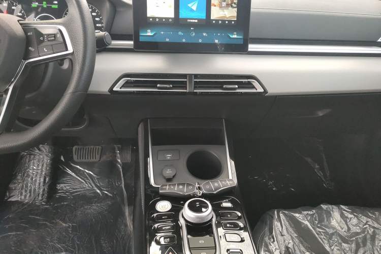 Used BYD Qin New Energy 2021 Standard Edition Audio And AC Panel
