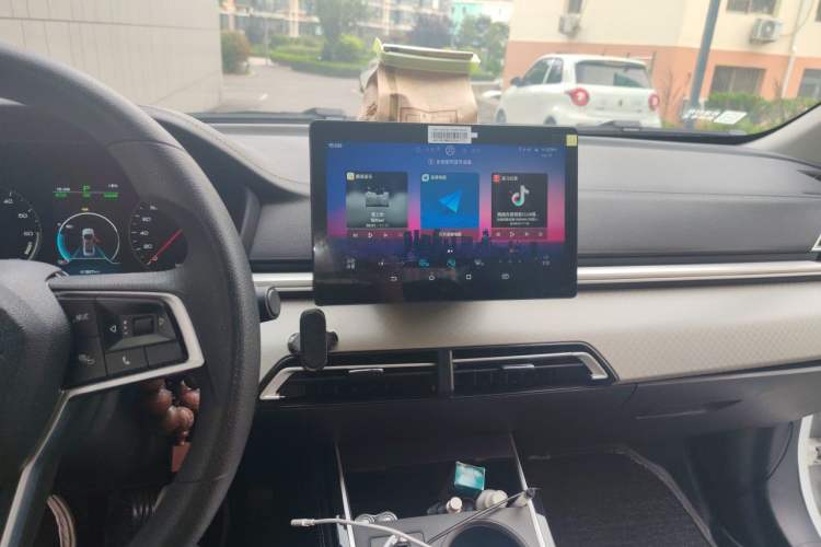 Used BYD Qin New Energy 2021 Standard Edition Audio And AC Panel