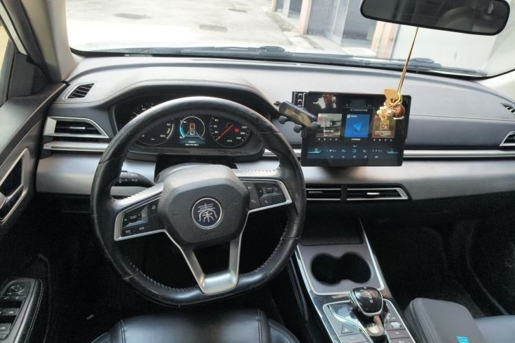 Used BYD Qin New Energy 2021 Travel Edition Center Console