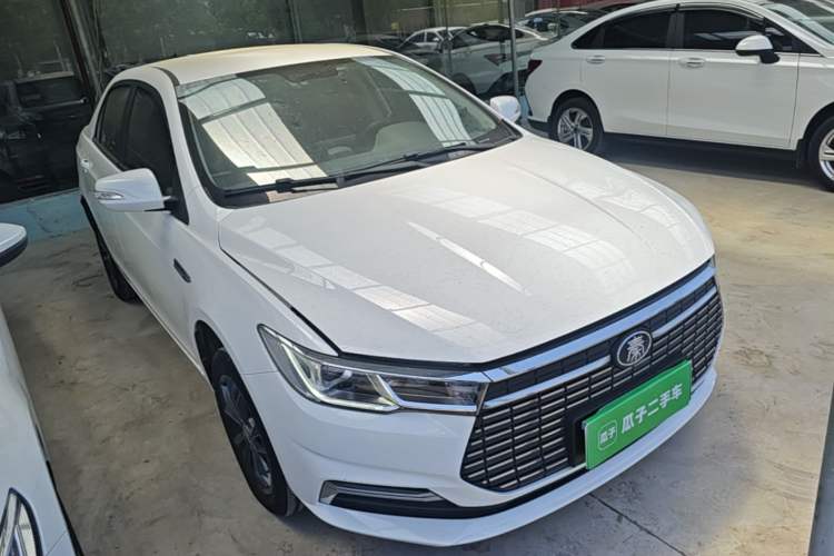 Used BYD Qin New Energy 2021 Travel Edition Front Right 45 Deg