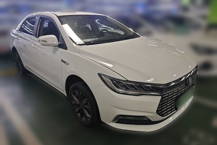 Used BYD Qin New Energy 2021 Travel Edition Front Right 45 Deg