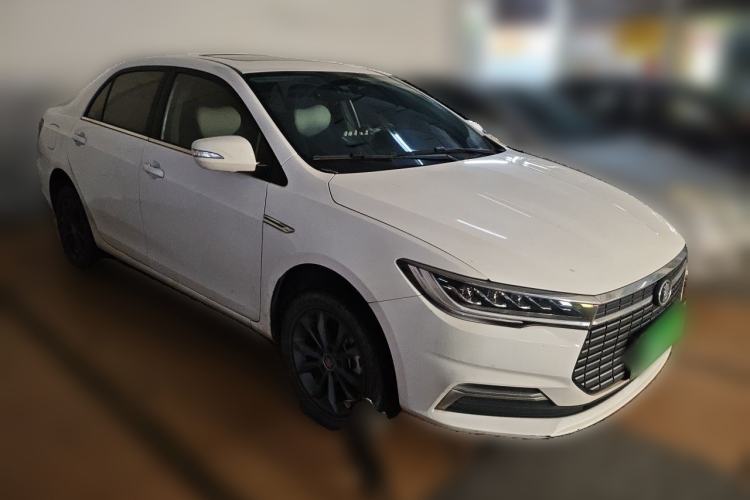 Used BYD Qin New Energy 2021 Travel Edition Front Right 45 Deg