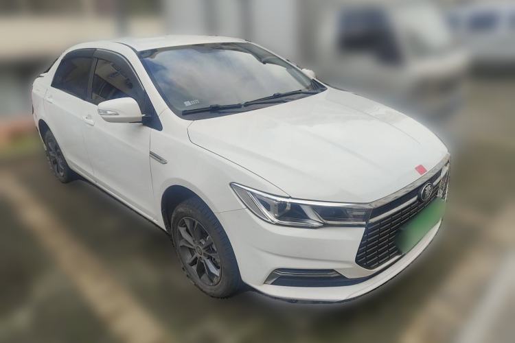 Used BYD Qin New Energy 2021 Standard Edition Front Right 45 Deg
