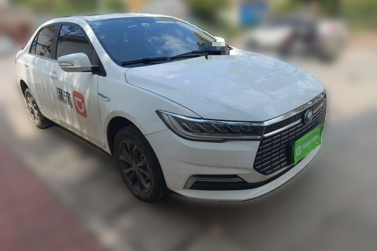 Used BYD Qin New Energy 2021 Travel Edition Front Right 45 Deg