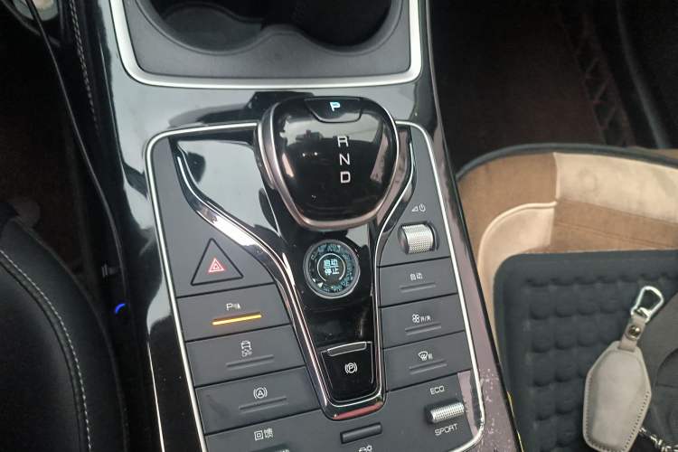 Used BYD Qin New Energy 2021 Travel Edition Gear Lever
