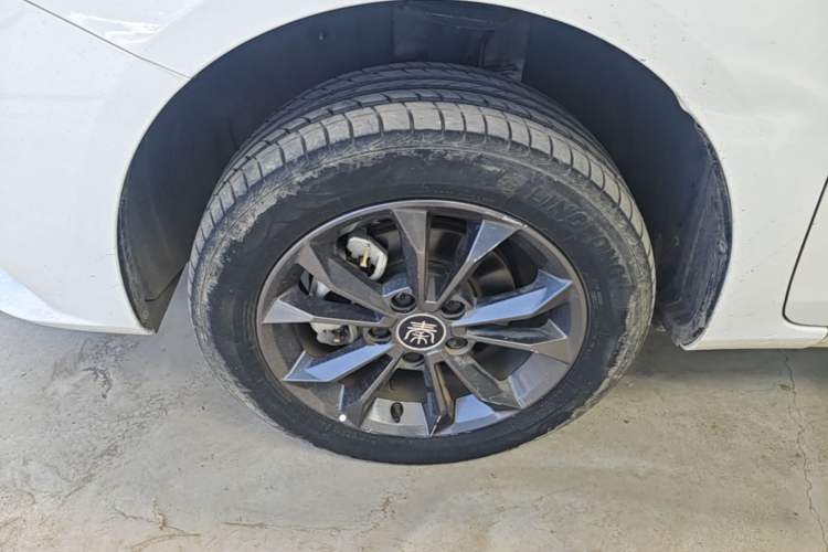 Used BYD Qin New Energy 2021 Travel Edition Left Front Wheel Hub