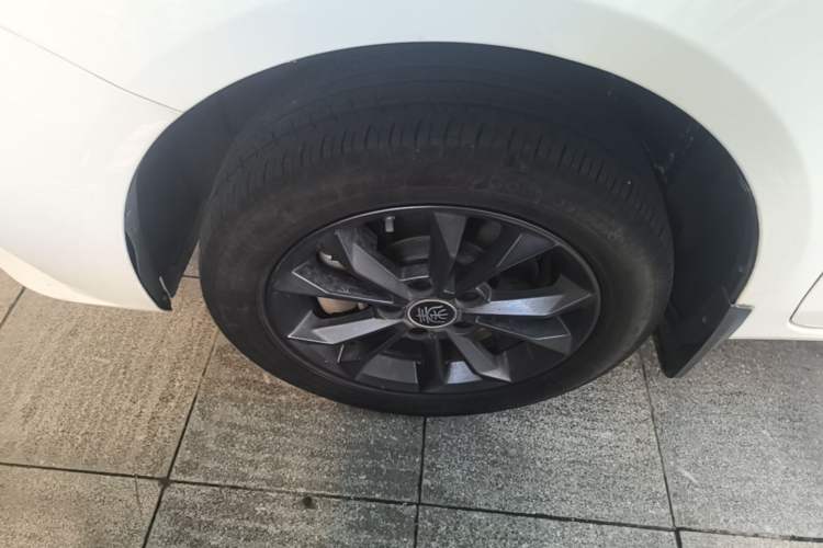 Used BYD Qin New Energy 2021 Travel Edition Left Front Wheel Hub