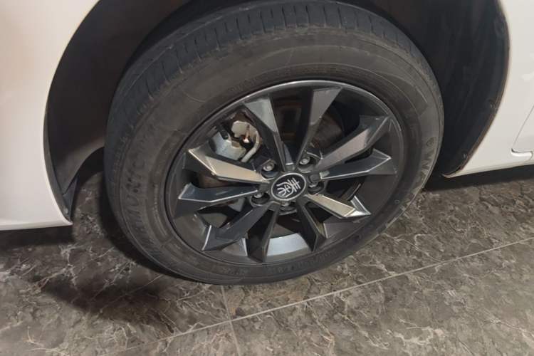 Used BYD Qin New Energy 2021 Travel Edition Left Front Wheel Hub