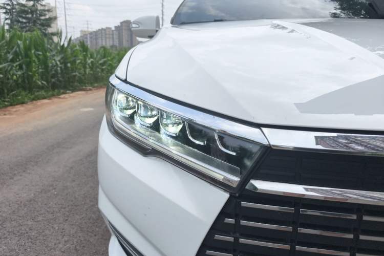 Used BYD Qin New Energy 2021 Travel Edition Right Front Headlight