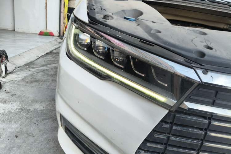 Used BYD Qin New Energy 2021 Travel Edition Right Front Headlight