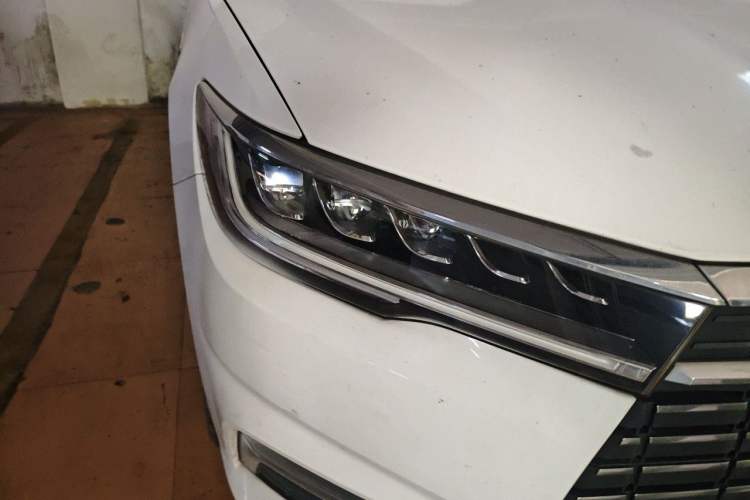 Used BYD Qin New Energy 2021 Travel Edition Right Front Headlight
