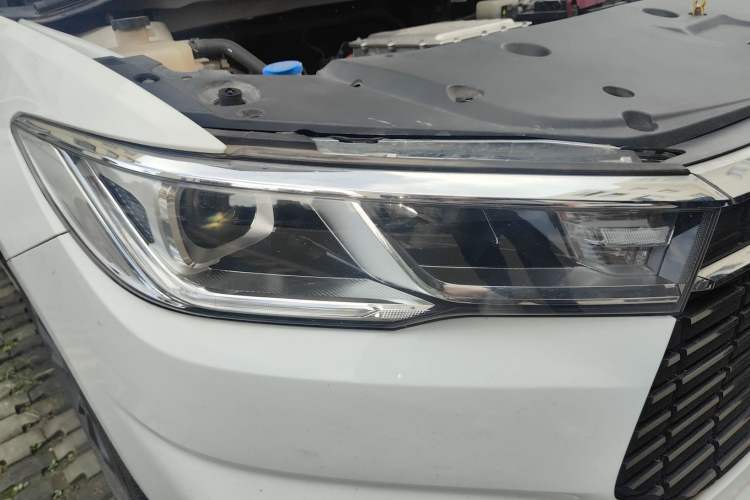Used BYD Qin New Energy 2021 Standard Edition Right Front Headlight