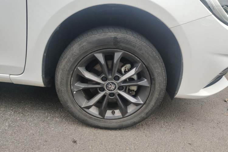 Used BYD Qin New Energy 2021 Travel Edition Right Front Wheel Hub