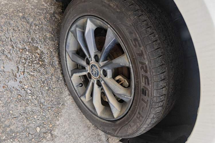 Used BYD Qin New Energy 2021 Travel Edition Right Front Wheel Hub