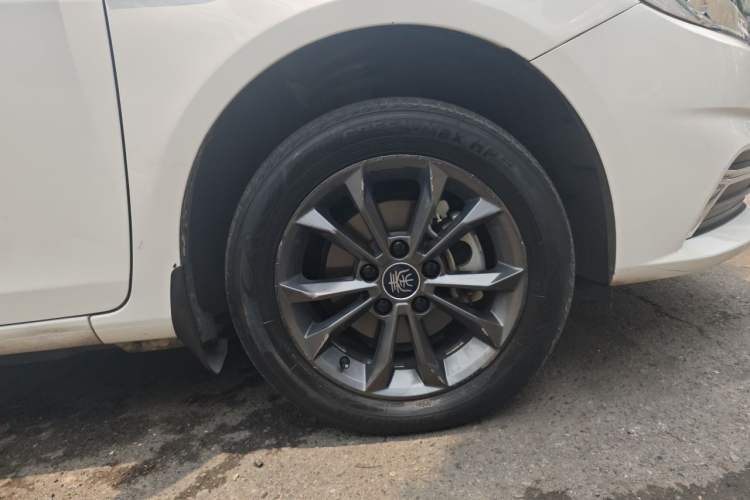 Used BYD Qin New Energy 2021 Travel Edition Right Front Wheel Hub