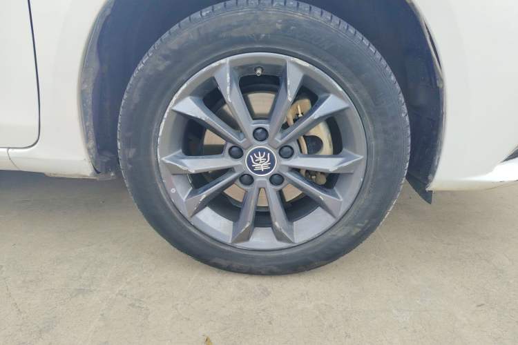 Used BYD Qin New Energy 2021 Travel Edition Right Front Wheel Hub