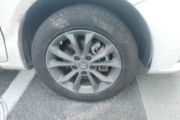 Used BYD Qin New Energy 2021 Travel Edition Right Front Wheel Hub