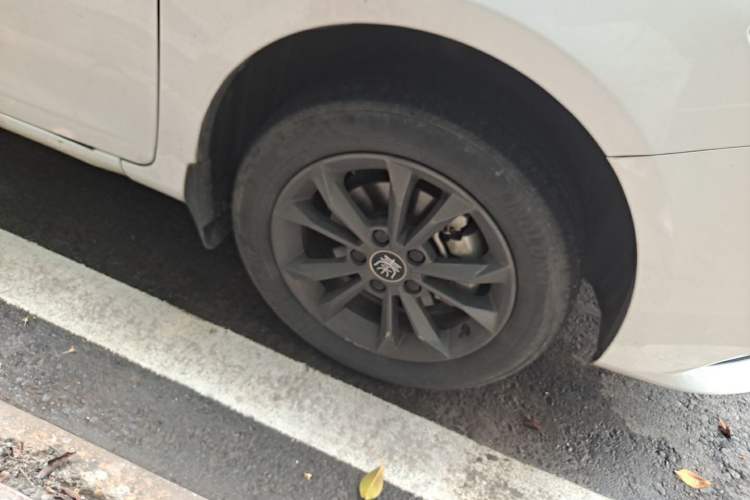 Used BYD Qin New Energy 2021 Travel Edition Right Front Wheel Hub