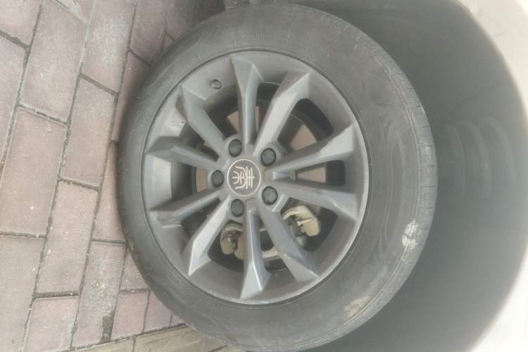 Used BYD Qin New Energy 2021 Travel Edition Right Front Wheel Hub