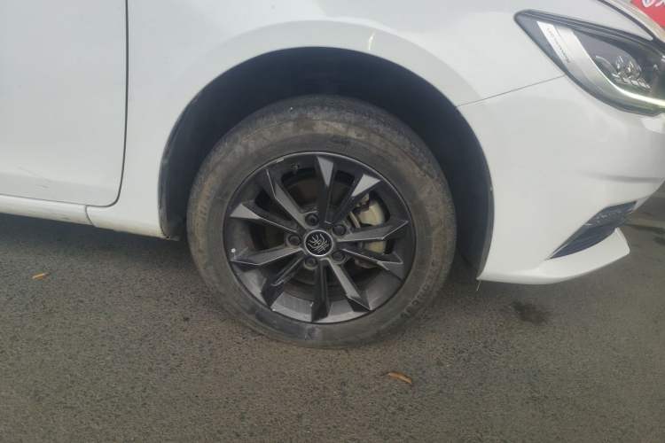 Used BYD Qin New Energy 2021 Travel Edition Right Front Wheel Hub