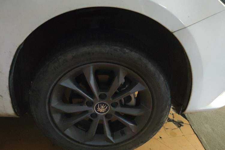 Used BYD Qin New Energy 2021 Travel Edition Right Front Wheel Hub
