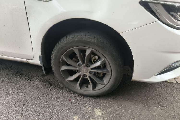 Used BYD Qin New Energy 2021 Travel Edition Right Front Wheel Hub