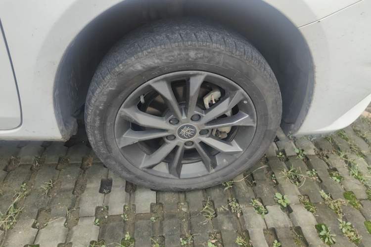 Used BYD Qin New Energy 2021 Standard Edition Right Front Wheel Hub