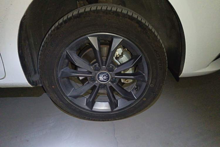 Used BYD Qin New Energy 2021 Travel Edition Right Front Wheel Hub