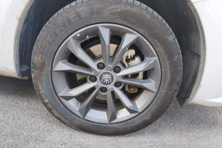 Used BYD Qin New Energy 2021 Travel Edition Right Front Wheel Hub
