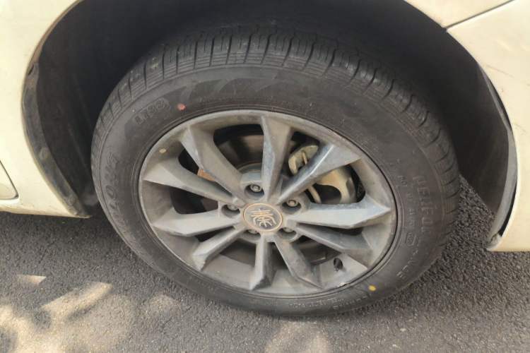 Used BYD Qin New Energy 2021 Travel Edition Right Front Wheel Hub