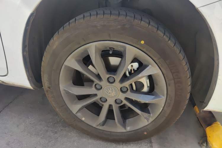 Used BYD Qin New Energy 2021 Travel Edition Right Front Wheel Hub