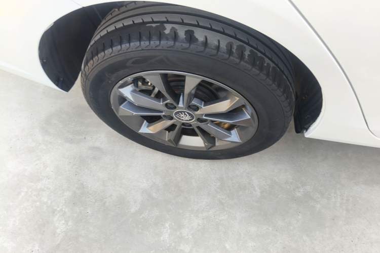 Used BYD Qin New Energy 2021 Travel Edition Right Rear Wheel Hub