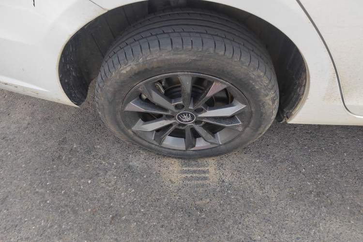 Used BYD Qin New Energy 2021 Travel Edition Right Rear Wheel Hub