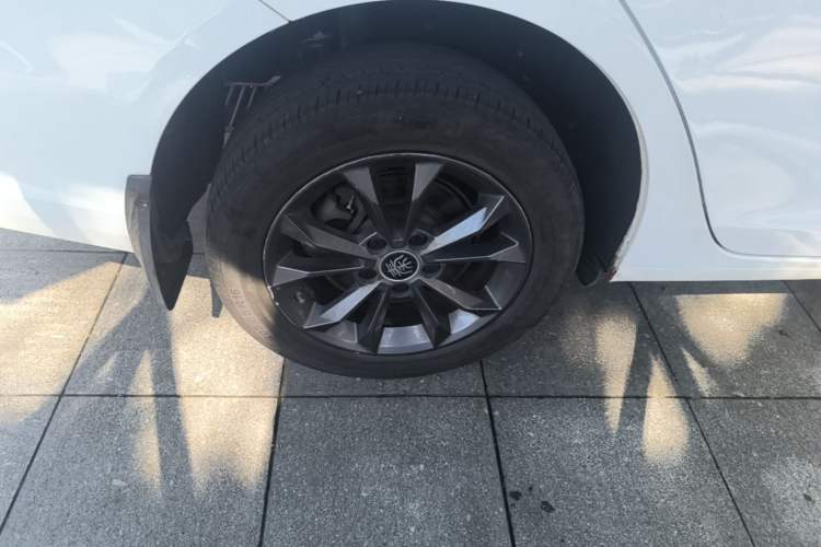 Used BYD Qin New Energy 2021 Travel Edition Right Rear Wheel Hub