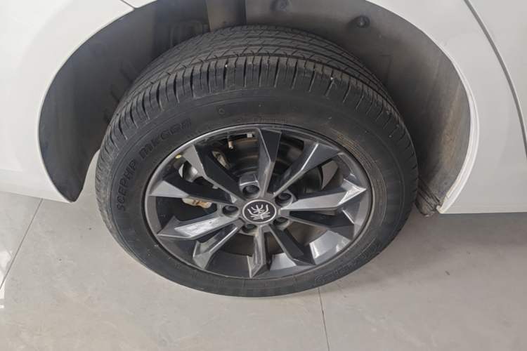 Used BYD Qin New Energy 2021 Travel Edition Right Rear Wheel Hub