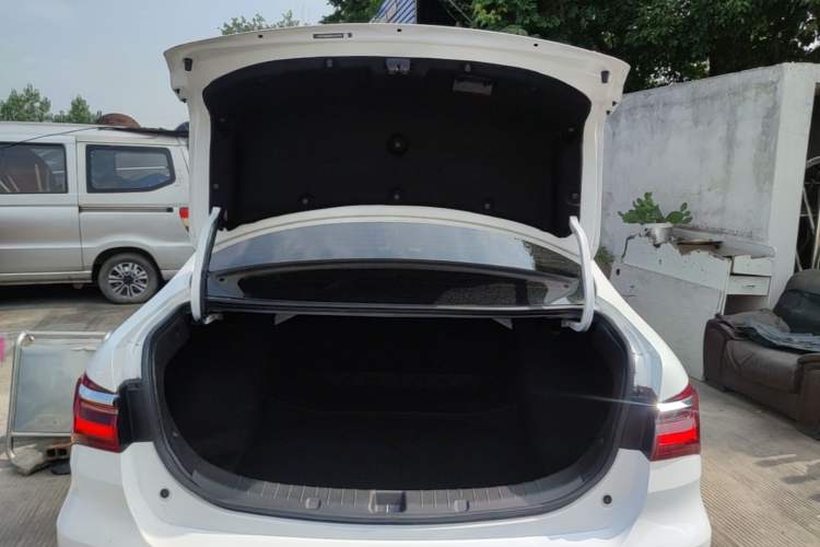 Used BYD Qin New Energy 2021 Travel Edition Trunk