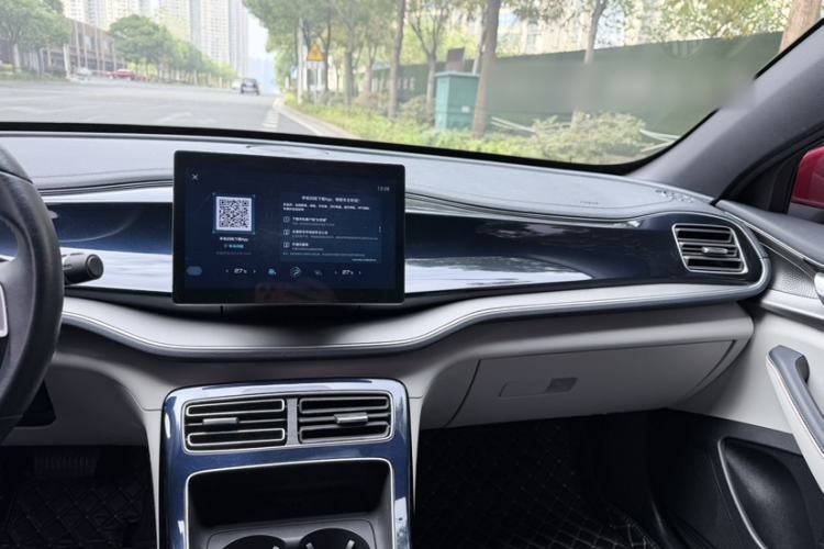 Used BYD Qin PLUS 2021 DM-i 55KM Flagship Model Audio And AC Panel