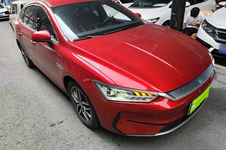 Used BYD Qin PLUS 2021 EV 500KM Luxury Model Front Right 45 Deg
