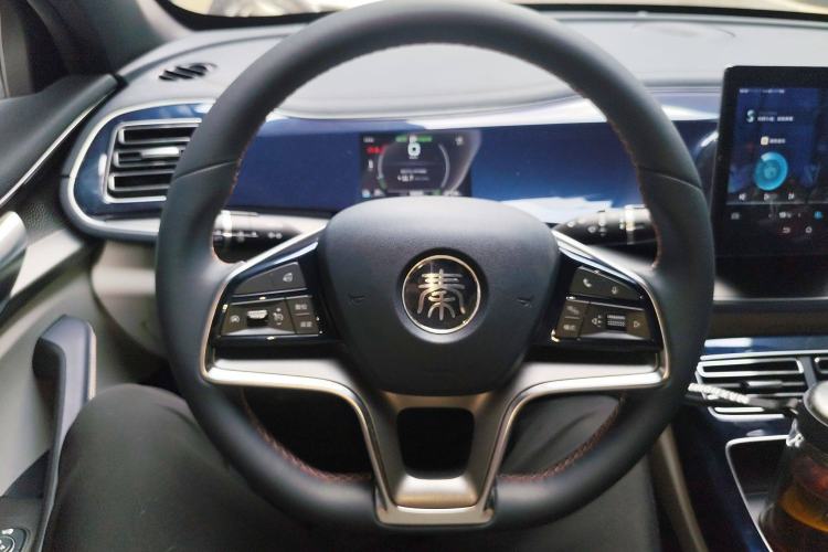 Used BYD Qin PLUS 2021 EV 500KM Luxury Model Steering Wheel
