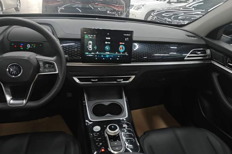 Used BYD Qin PLUS 2021 EV 420KM Commuter Edition Audio And AC Panel