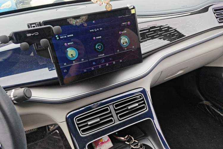 Used BYD Qin PLUS 2021 DM-i 55KM Flagship Model Audio And AC Panel